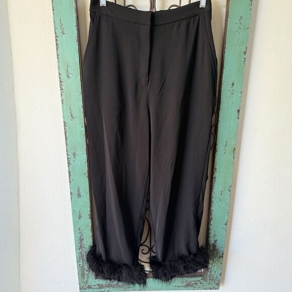 WAY Feather Detail Pants Size Medium NWT - Picture 2 of 9